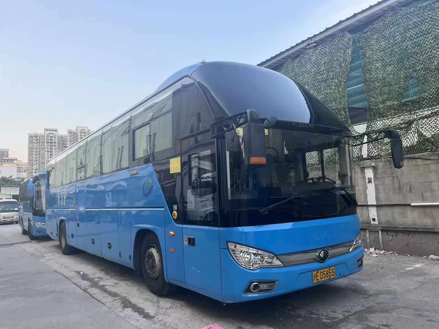 53座豪华大巴